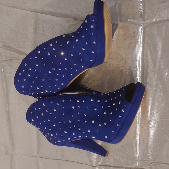 Tiara Blue Booties - Picture 3 of 7